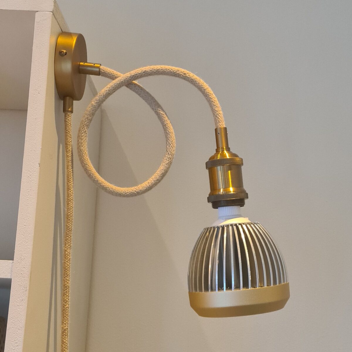 Rustikk Vintage Lampeholder E27 – Messing - Bilde 2