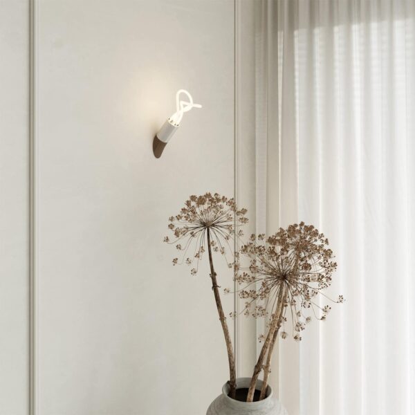 Alternative view of Frey - Riflet stål og Valnøtt Vegglampe