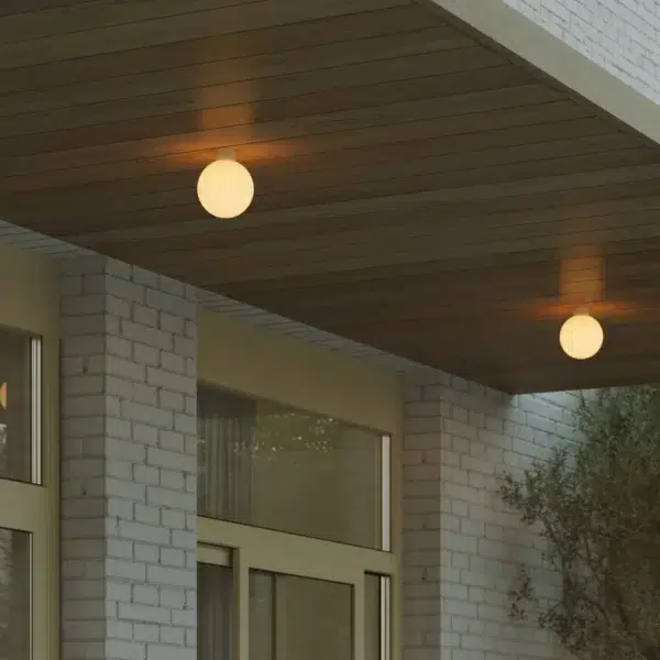 OVO - IP44 Tak og vegglampe