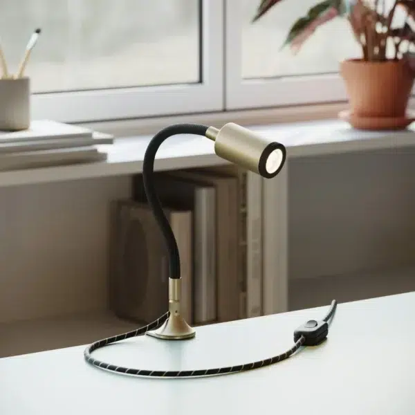 Alternative view of Mag-I Spot bordlampe med bordklemme - Børstet Messing