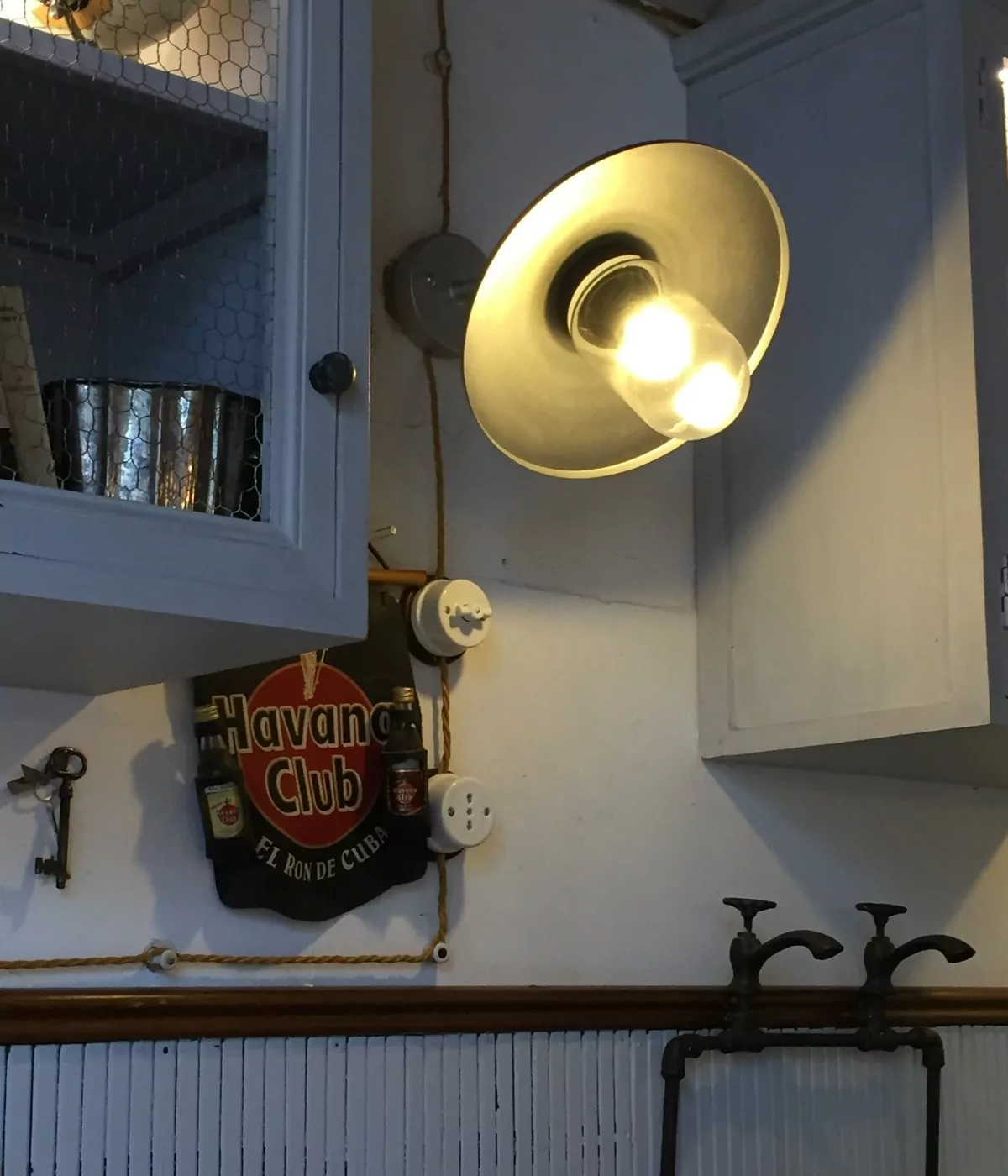 Lysbryter Keramikk Hvit. Knapphull. - Bilde 2