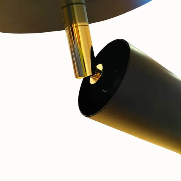Justerbart Ledd av Metall M10. Bevegelig hult ledd til lampe