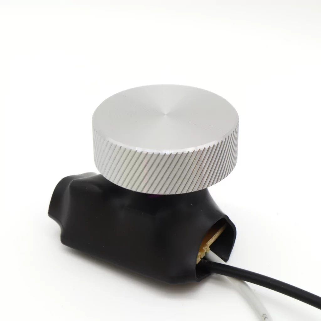 Kompakt Mini Dimmer – Sølv riflet ALU. For innbygging. LED/Halogen. 230V - Bilde 5