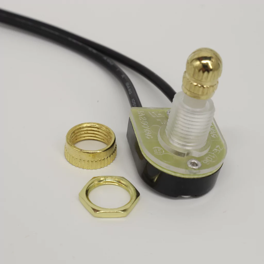 Kompakt mini-bryter til lampe. Vri - Messingfarget. 3A. - Bilde 3