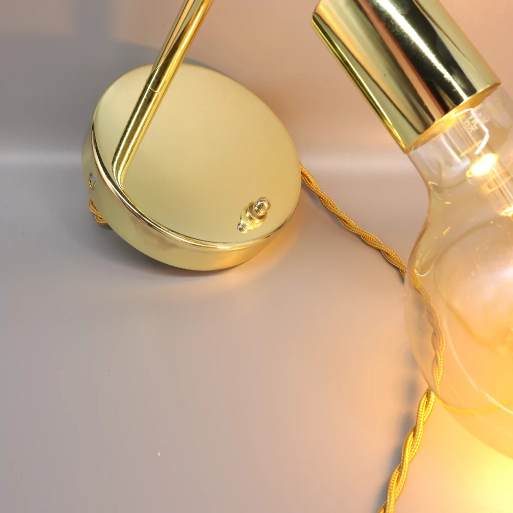 Kompakt mini-bryter til lampe. Vri - Messingfarget. 3A. - Bilde 4